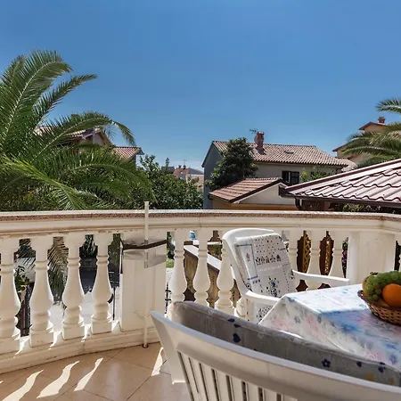 Canaria *