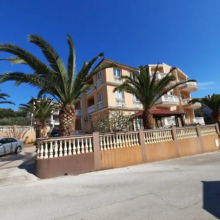 Canaria